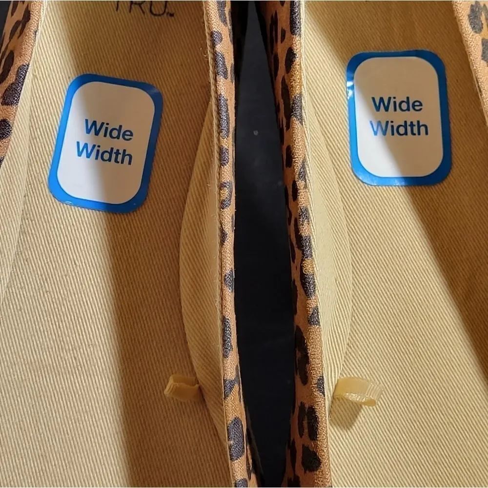 TIME AND TRU BASIC BALLET  ANIMAL PRINT FLATS - Picture 7 of 16